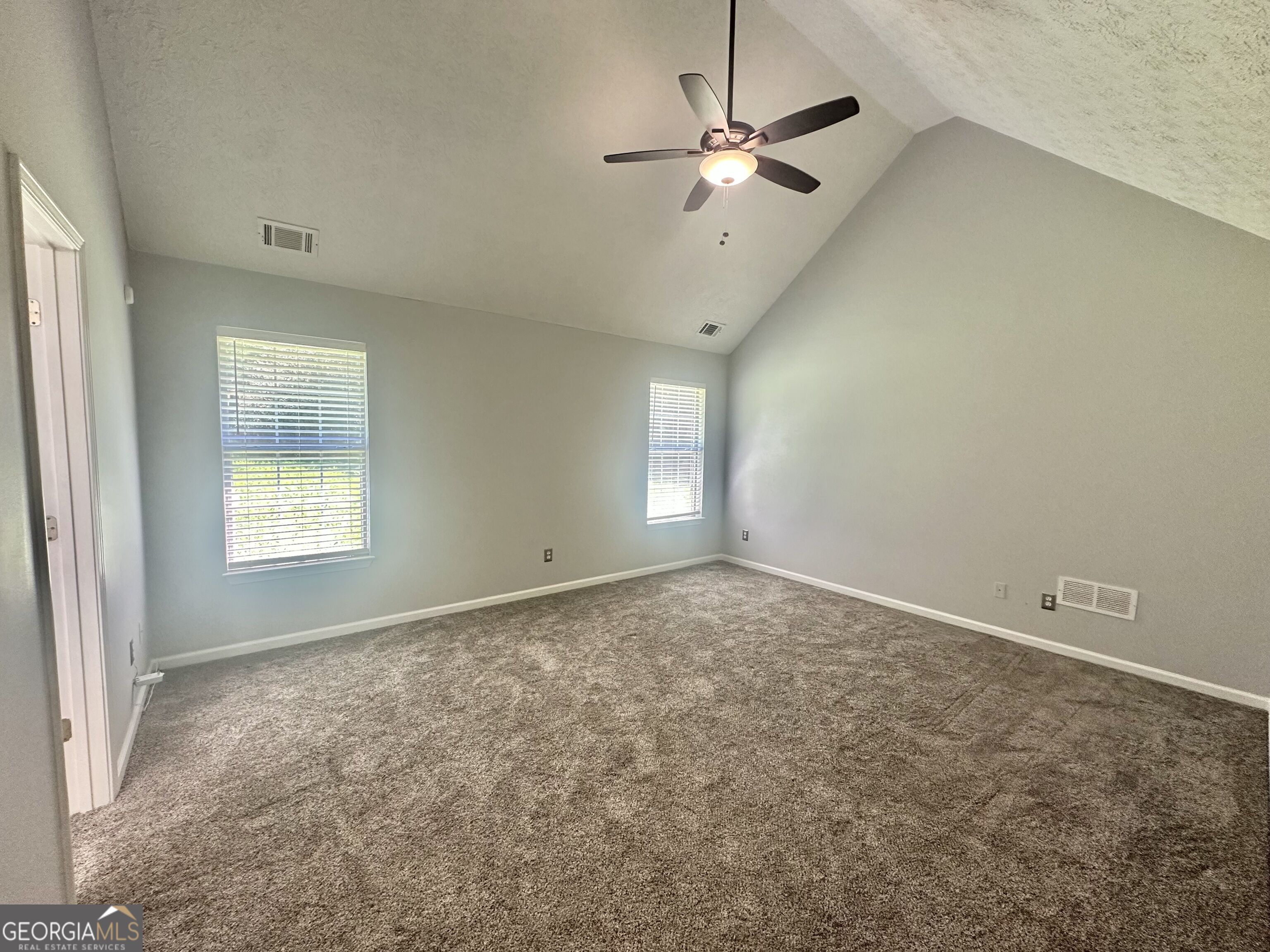 30 Syracuse Lane Property Photo 10