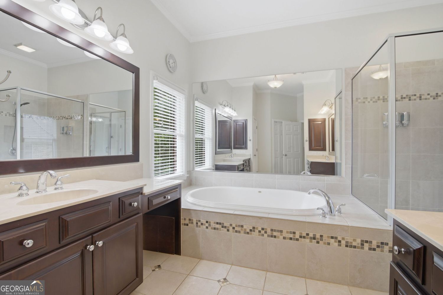 5511 Waters Edge Trail Property Photo 32