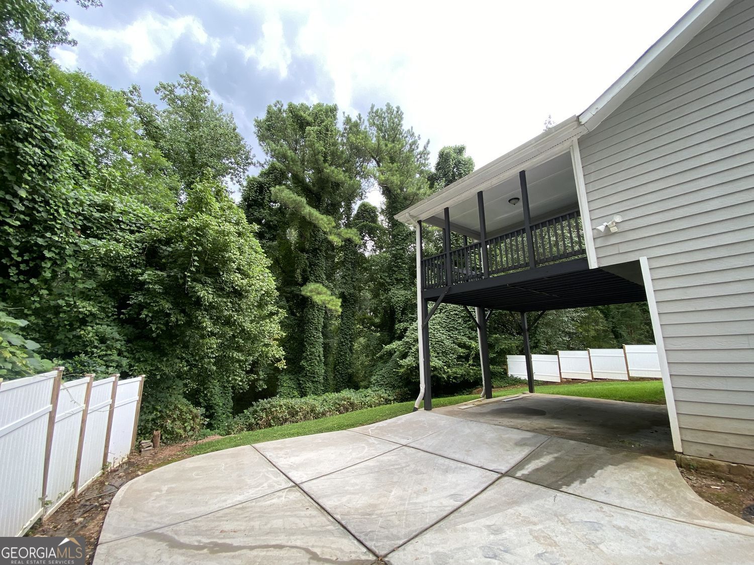 1640 Canberra Drive Property Photo 4