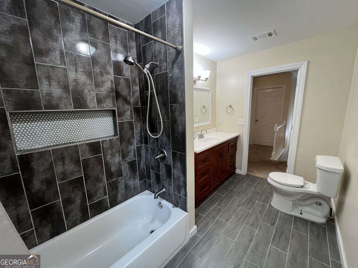 1640 Canberra Drive Property Photo 28