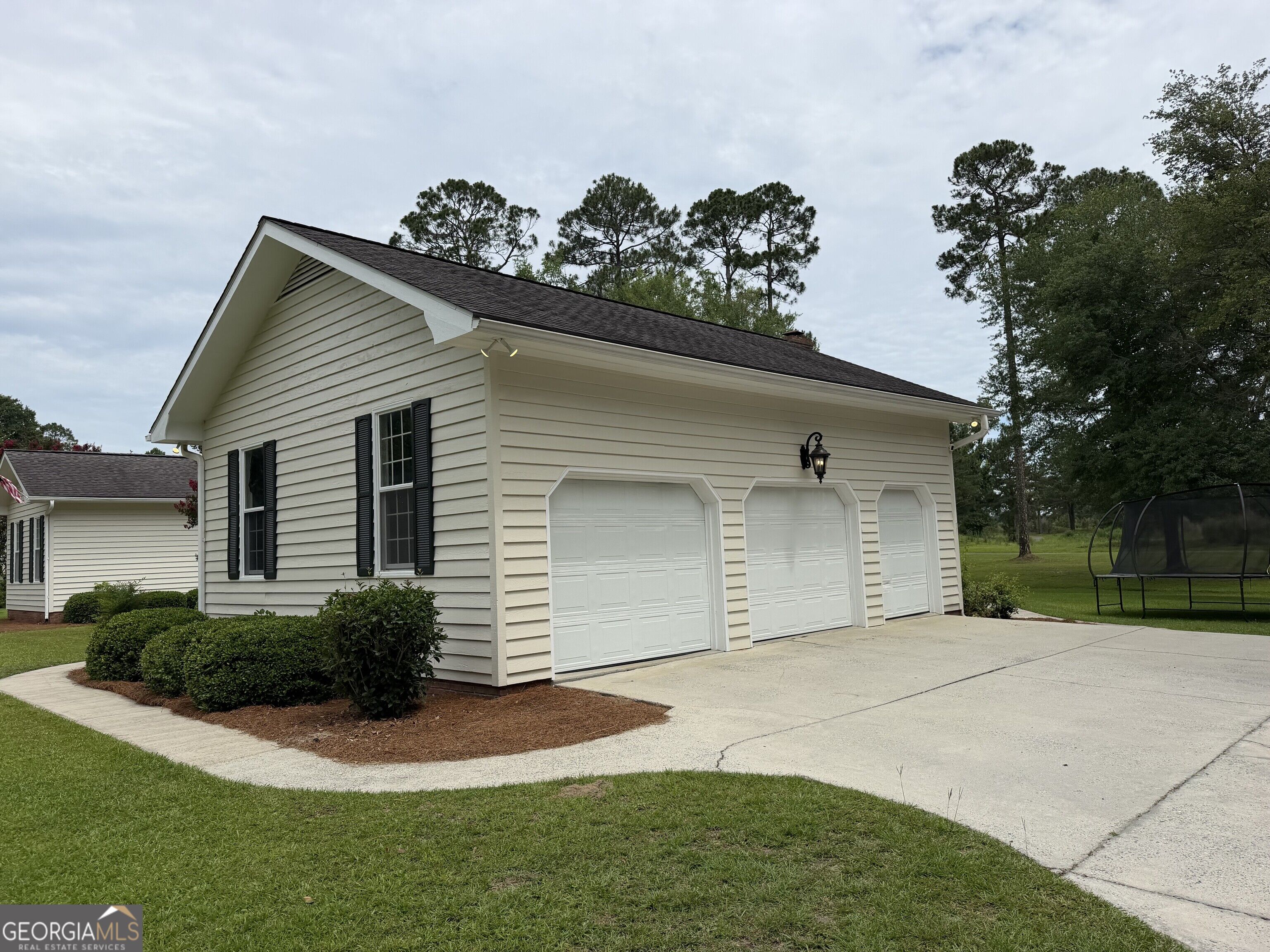 1729 Green Acres Drive Property Photo 2