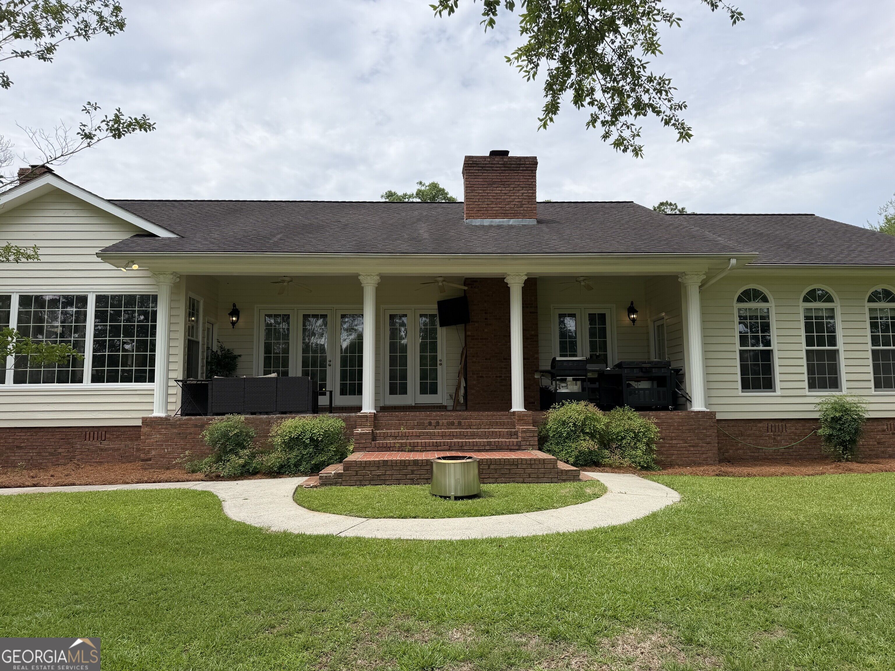 1729 Green Acres Drive Property Photo 3