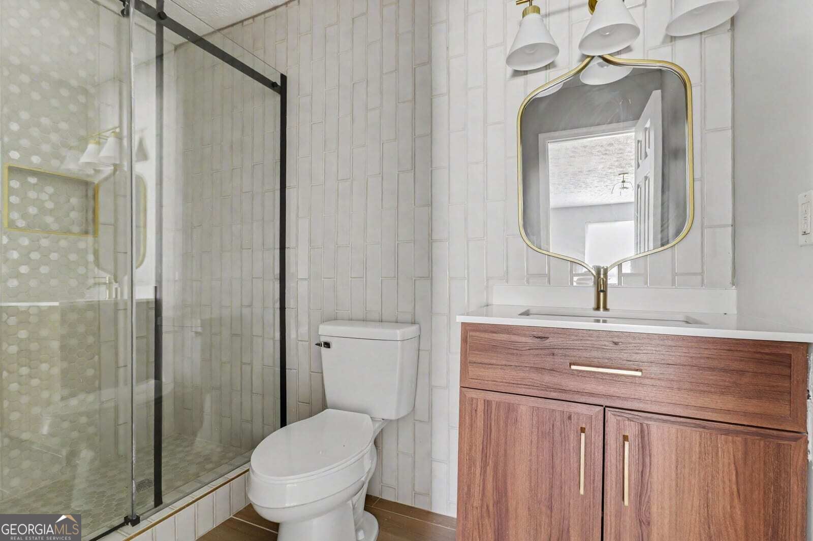 8908 Thomas Road Property Photo 10