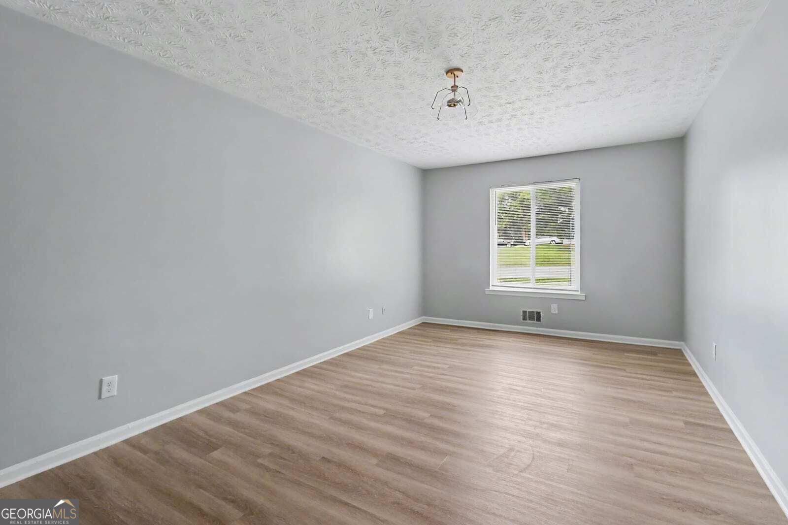 8908 Thomas Road Property Photo 11