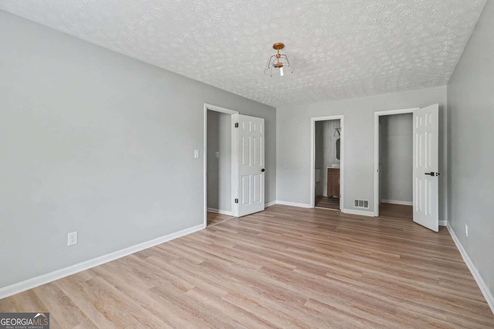 8908 Thomas Road Property Photo 12