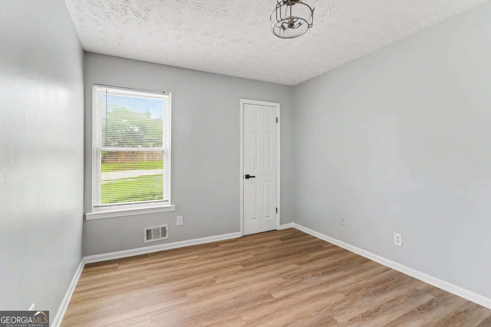 8908 Thomas Road Property Photo 15