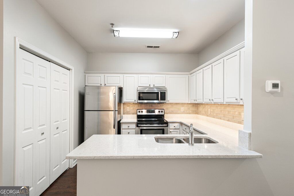 222 Riverstone Place Property Photo 14