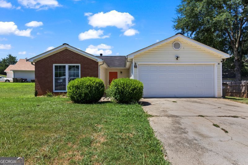 511 Lakecourt Drive Property Photo 1