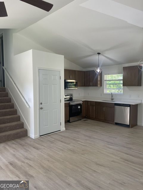 105 Thornwood Drive Ne Property Photo 6
