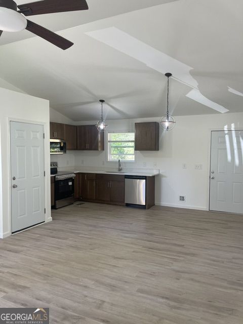 105 Thornwood Drive Ne Property Photo 8