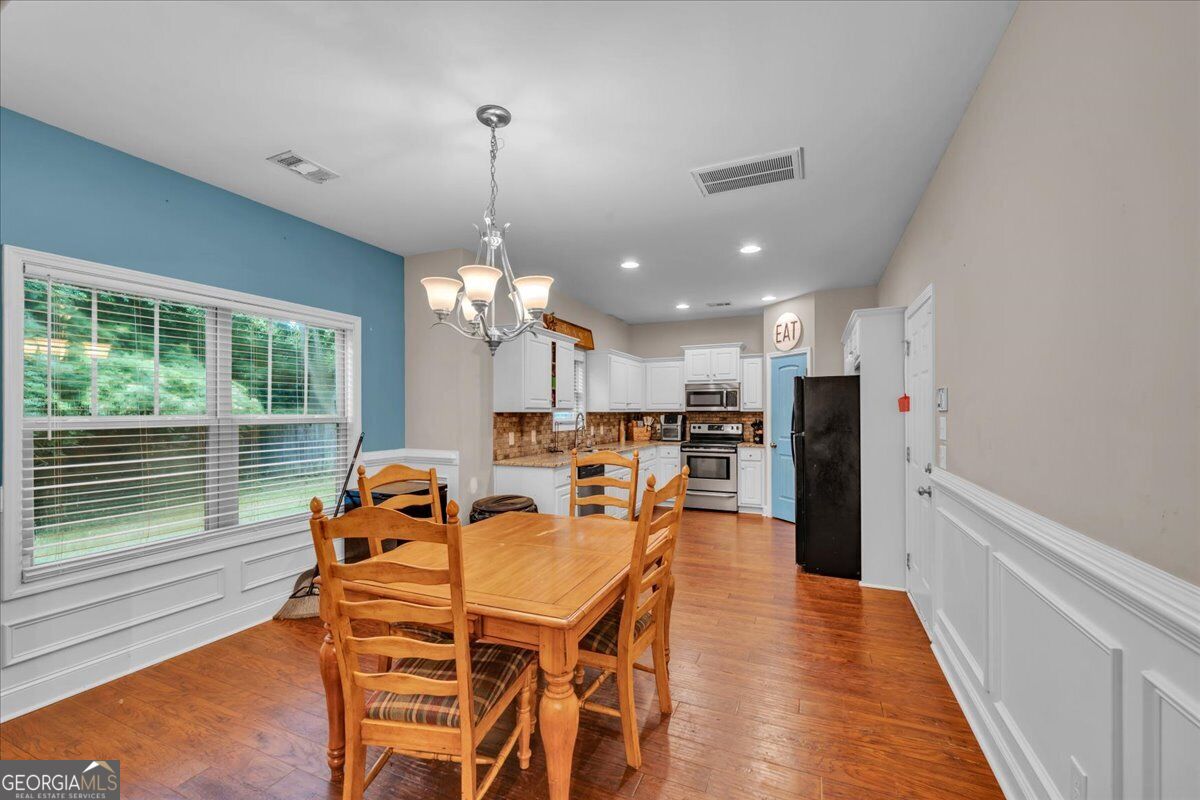 3858 Fortson Lane Property Photo 7