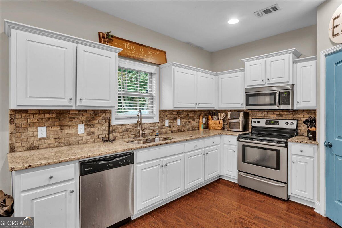 3858 Fortson Lane Property Photo 9