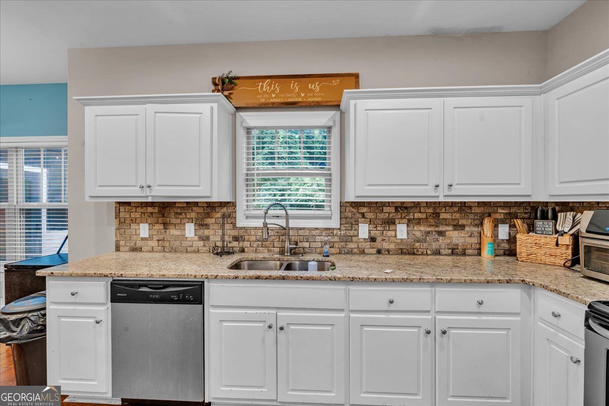 3858 Fortson Lane Property Photo 10