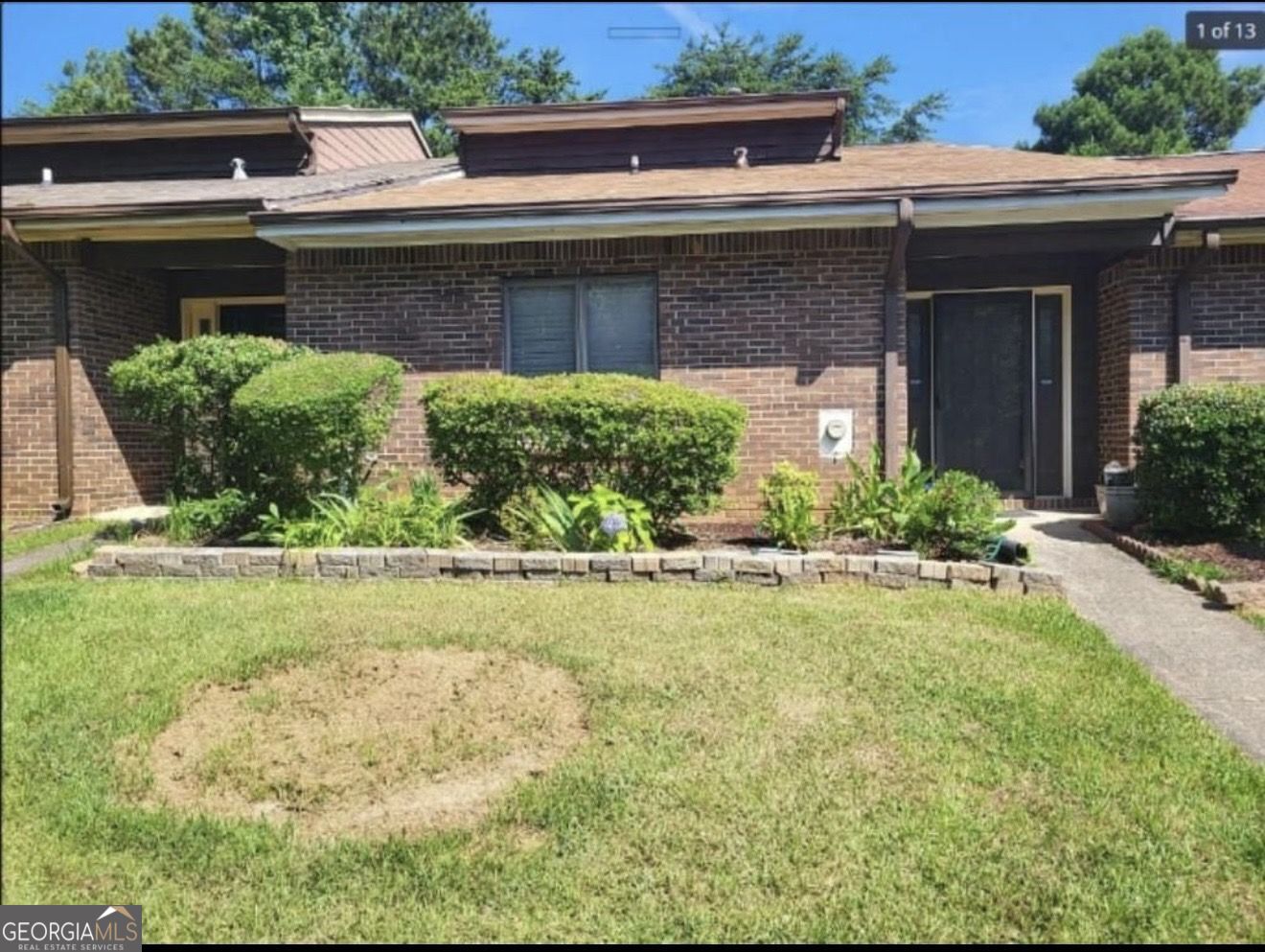 1481 Stoneleigh Circle Property Photo 1