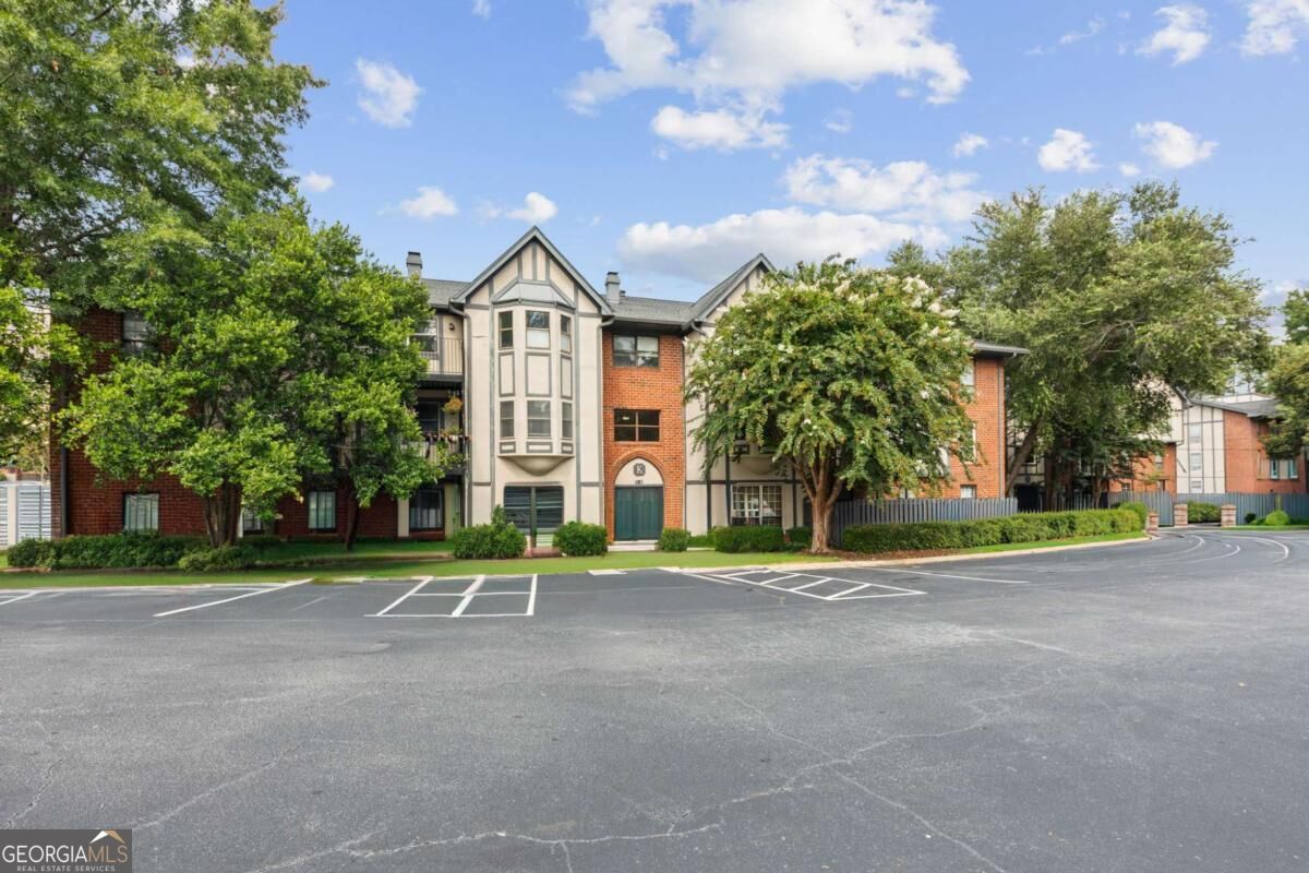 6851 Roswell Road # K24 Property Photo 2