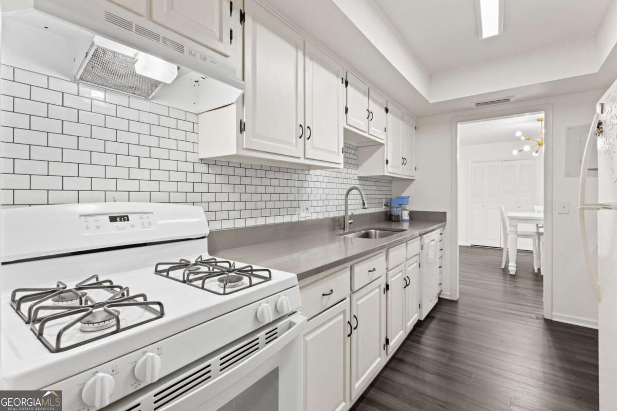6851 Roswell Road # K24 Property Photo 11