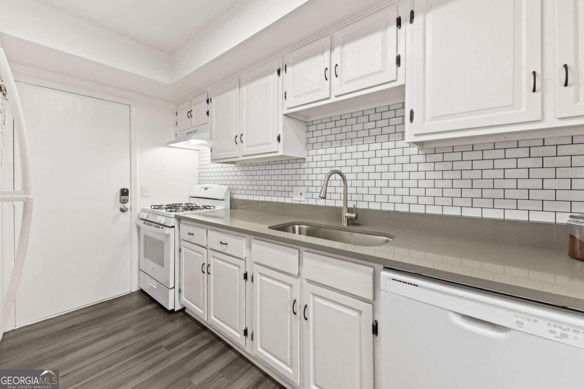 6851 Roswell Road # K24 Property Photo 14