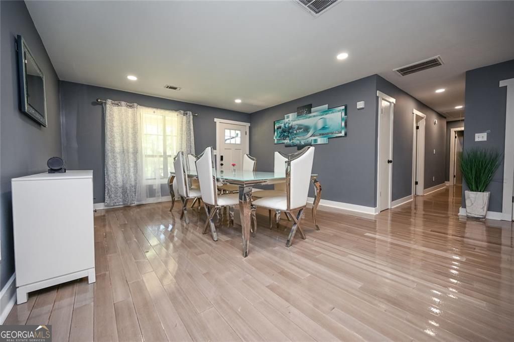 727 Tanners Bridge Circle Property Photo 8