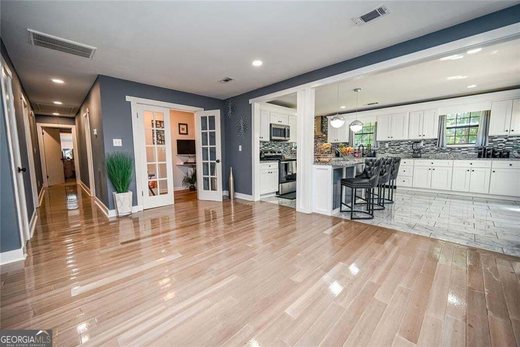 727 Tanners Bridge Circle Property Photo 9