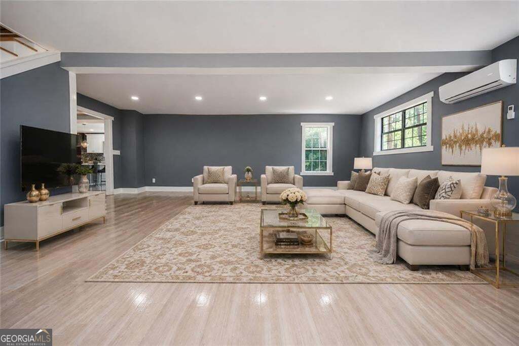 727 Tanners Bridge Circle Property Photo 17