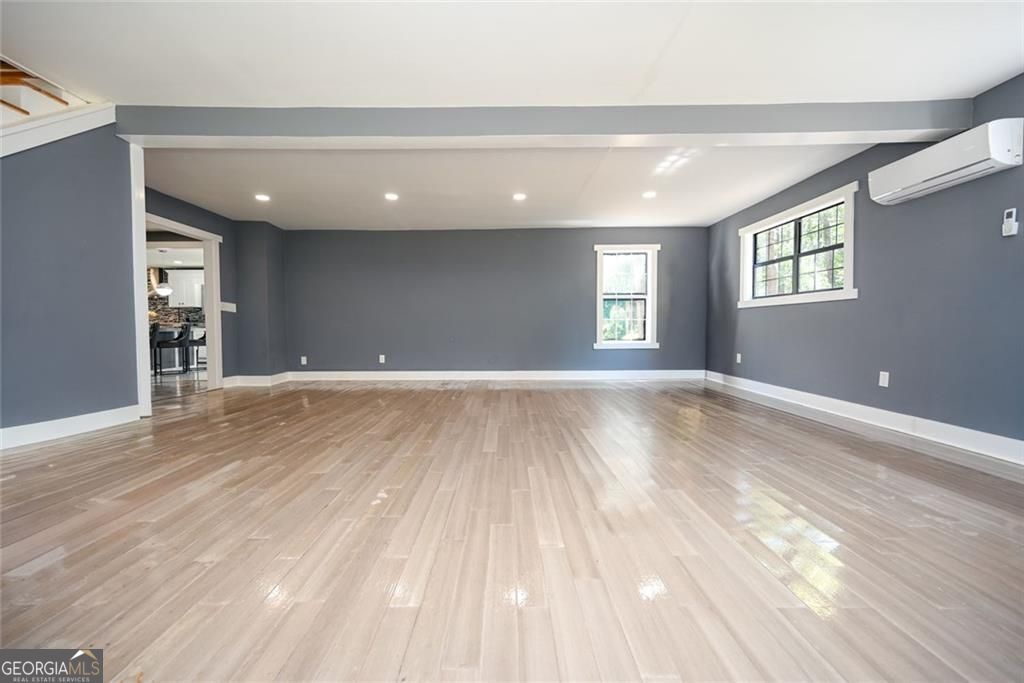727 Tanners Bridge Circle Property Photo 18