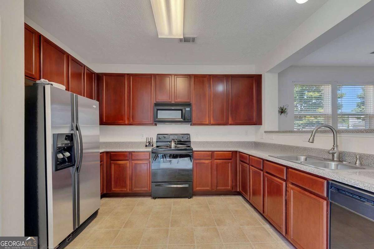 313 Oak Leaf Place Property Photo 16