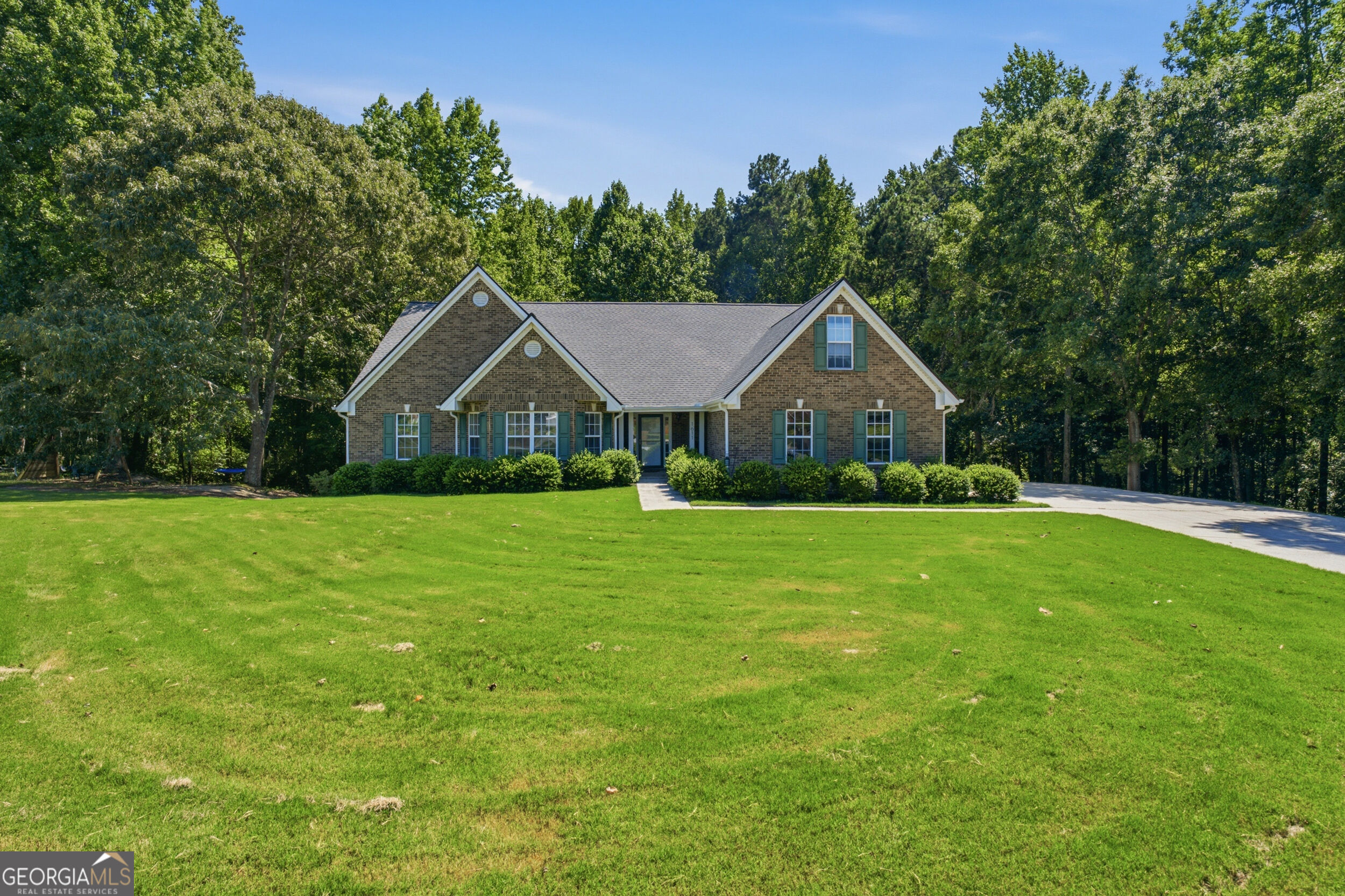 1611 Lake View Court Property Photo 1