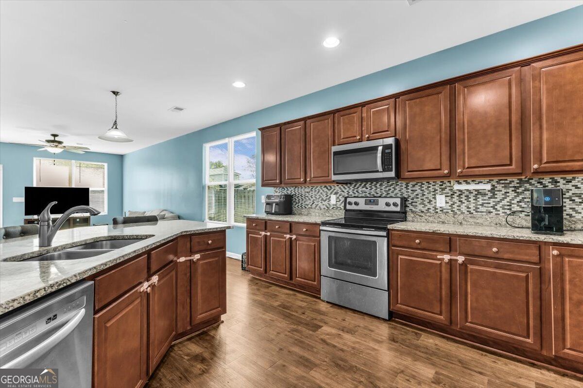 413 Lions Den Drive Property Photo 15