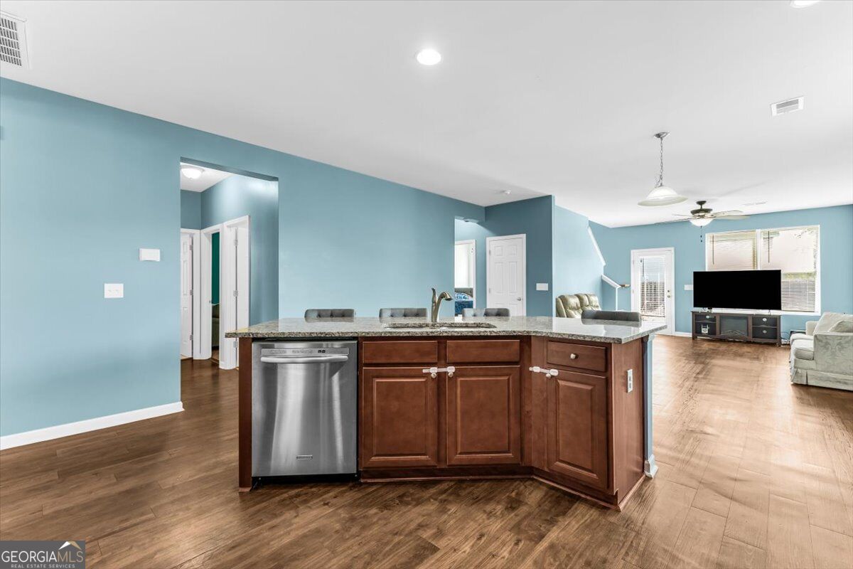 413 Lions Den Drive Property Photo 16