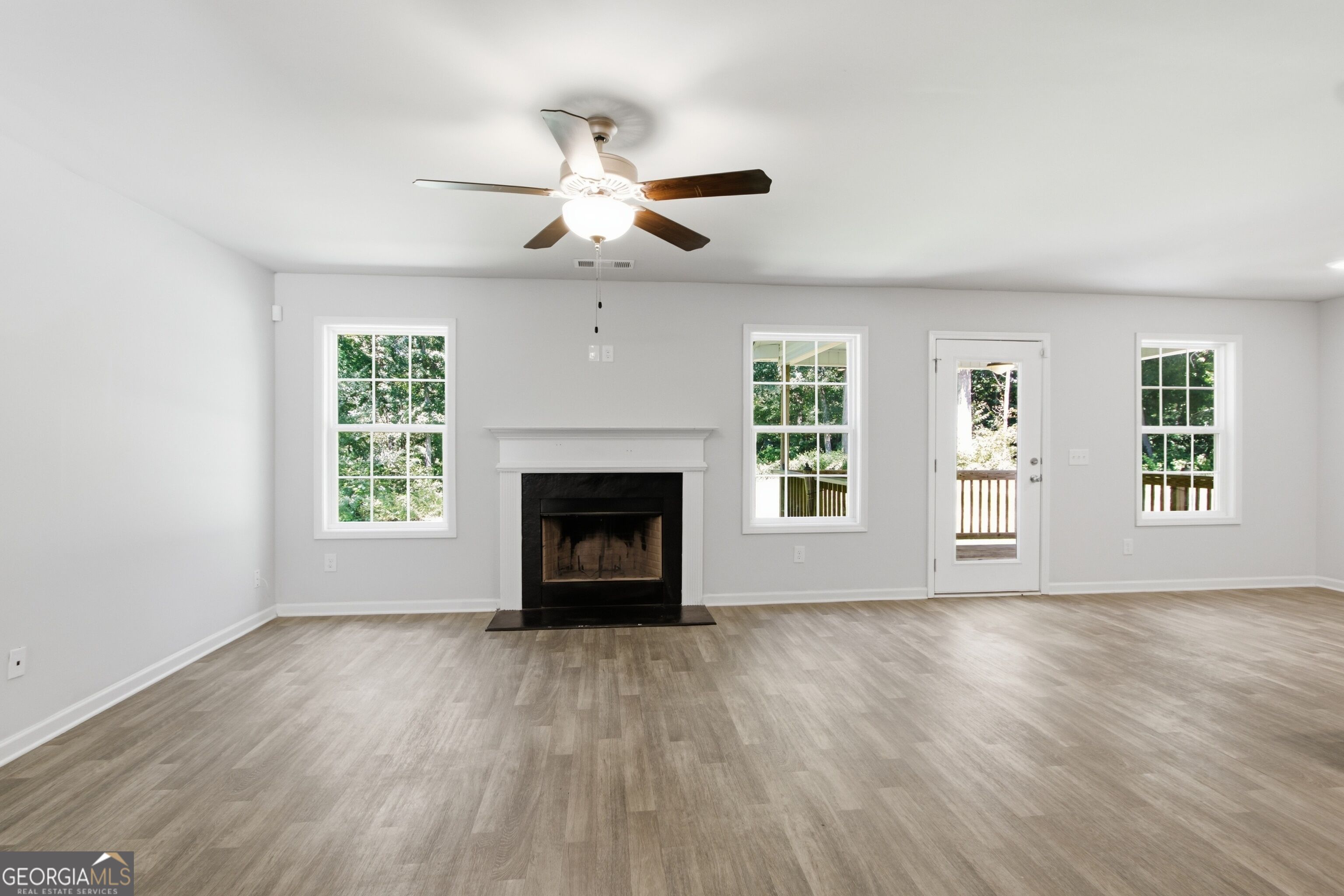 522 Mountain Creek Drive Property Photo 4
