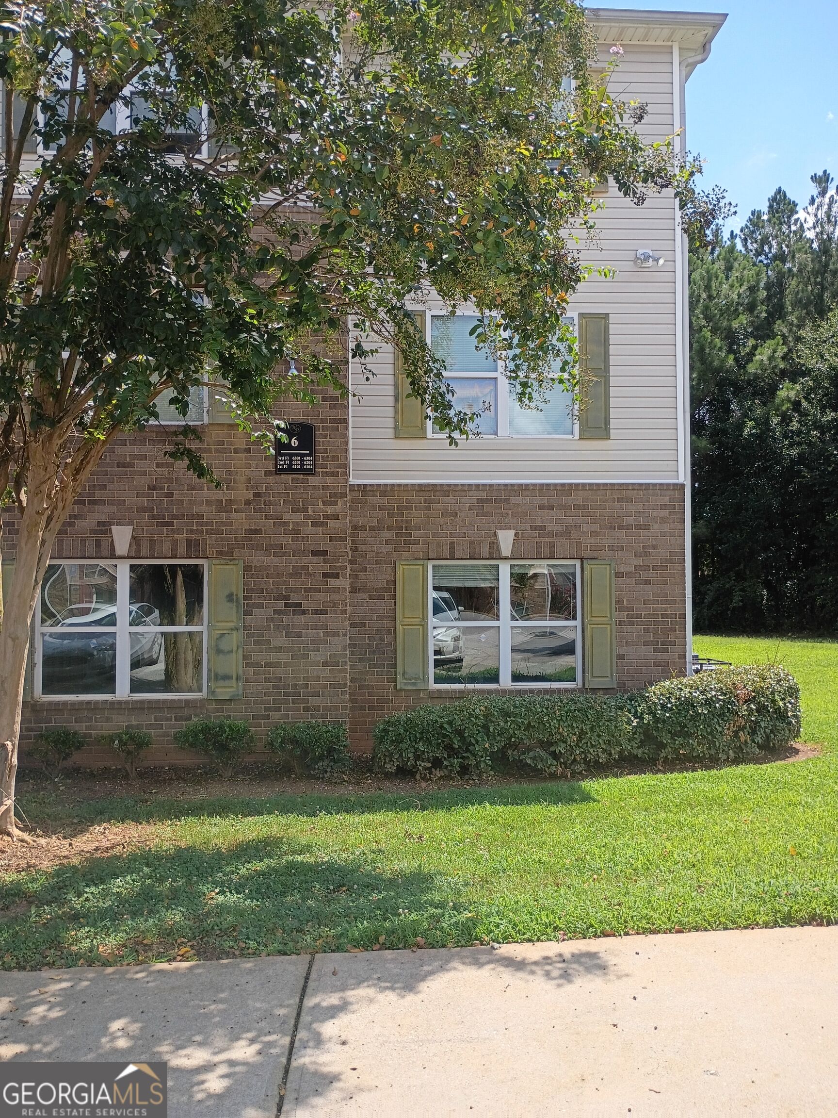 6304 Waldrop Place Property Photo 3