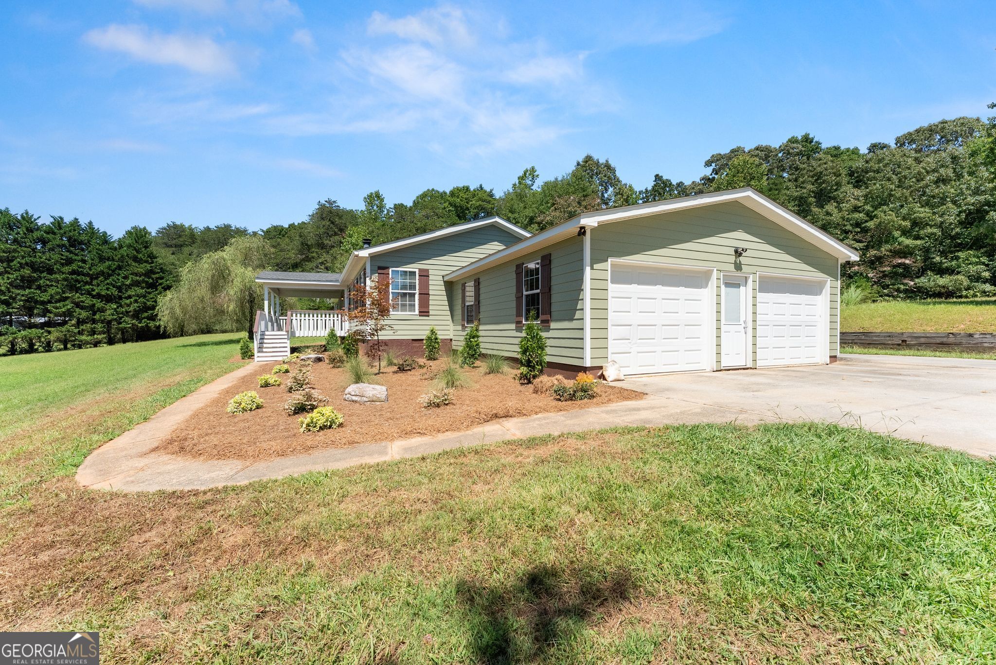 82 Bobbys Drive Property Photo 4