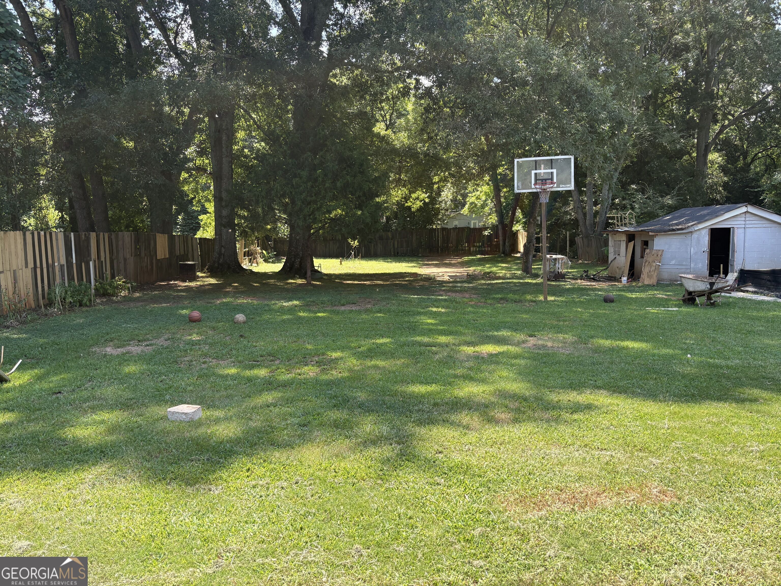 309 Glen Iris Drive Property Photo 3