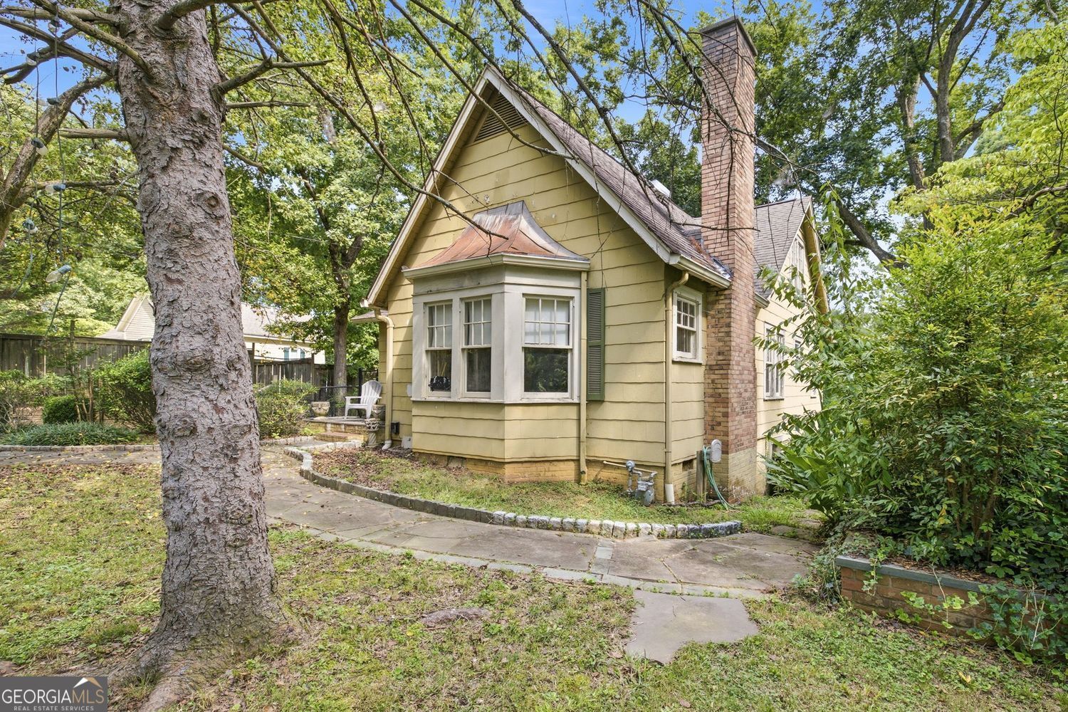 1215 Morningside Drive Property Photo 3