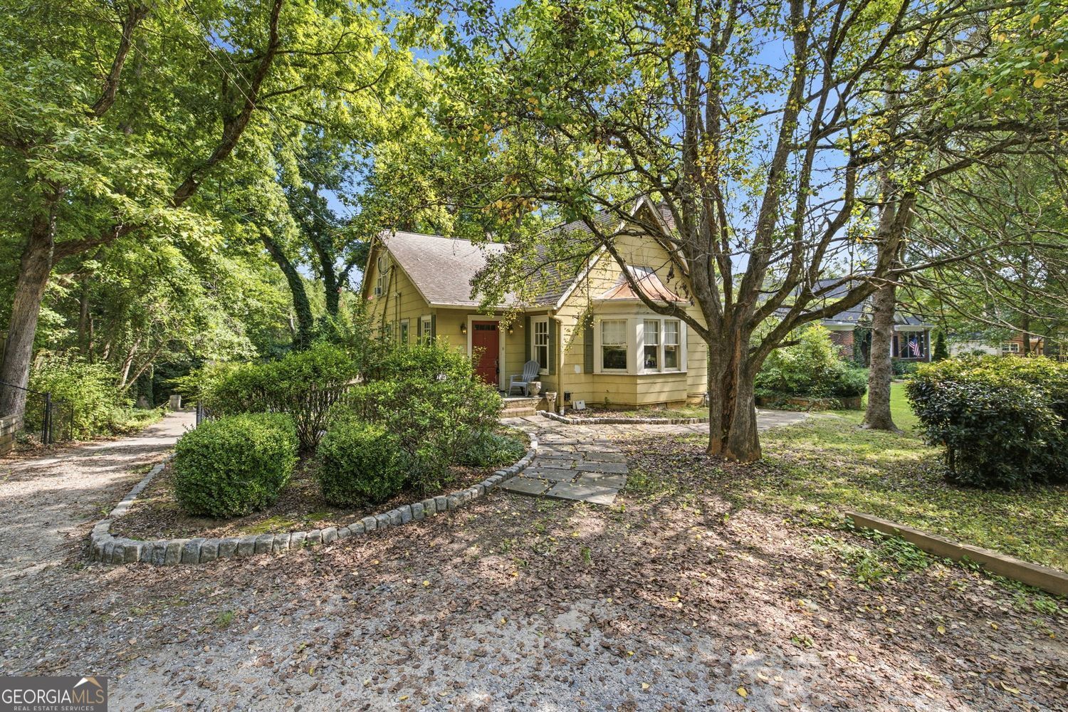 1215 Morningside Drive Property Photo 4