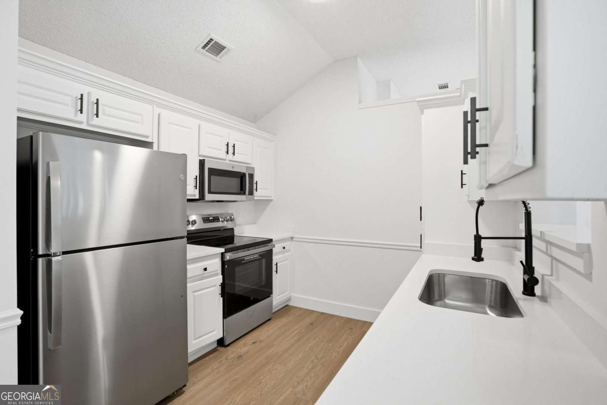 653 Blair Court Property Photo 12