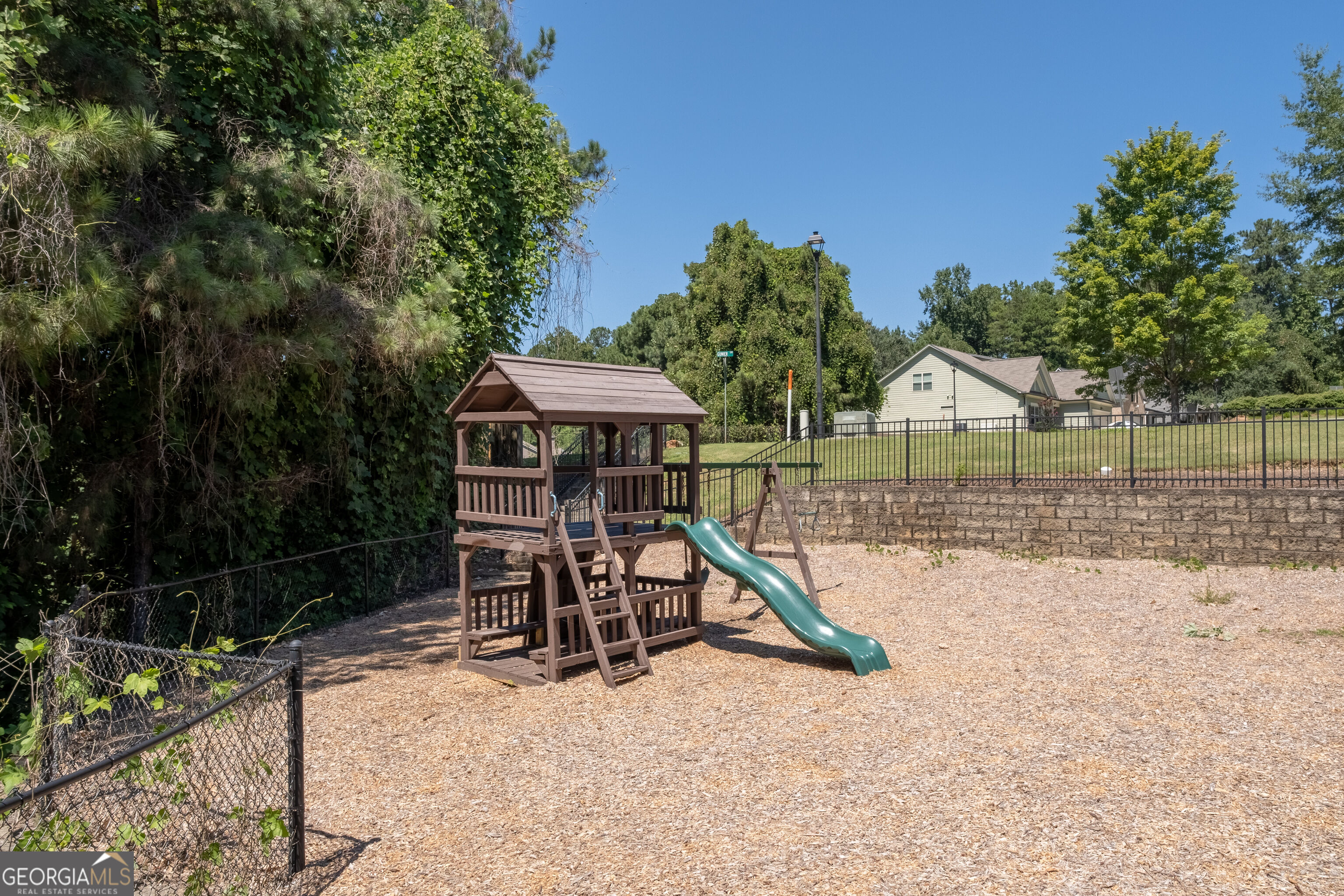 302 Flowing Trail Property Photo 35
