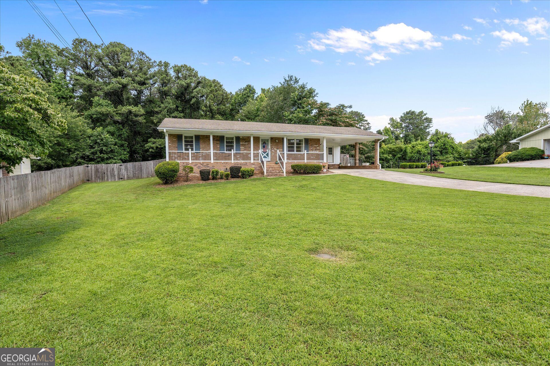 1417 Pineview Circle Property Photo 4