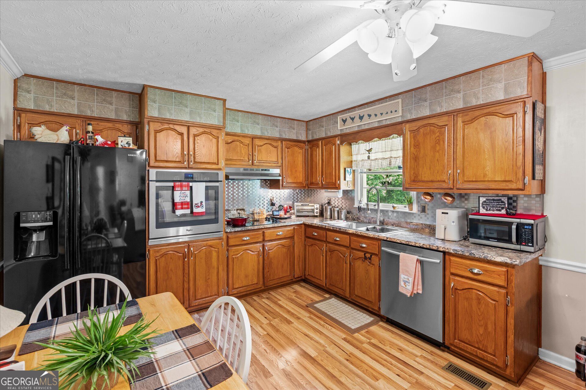 1417 Pineview Circle Property Photo 14