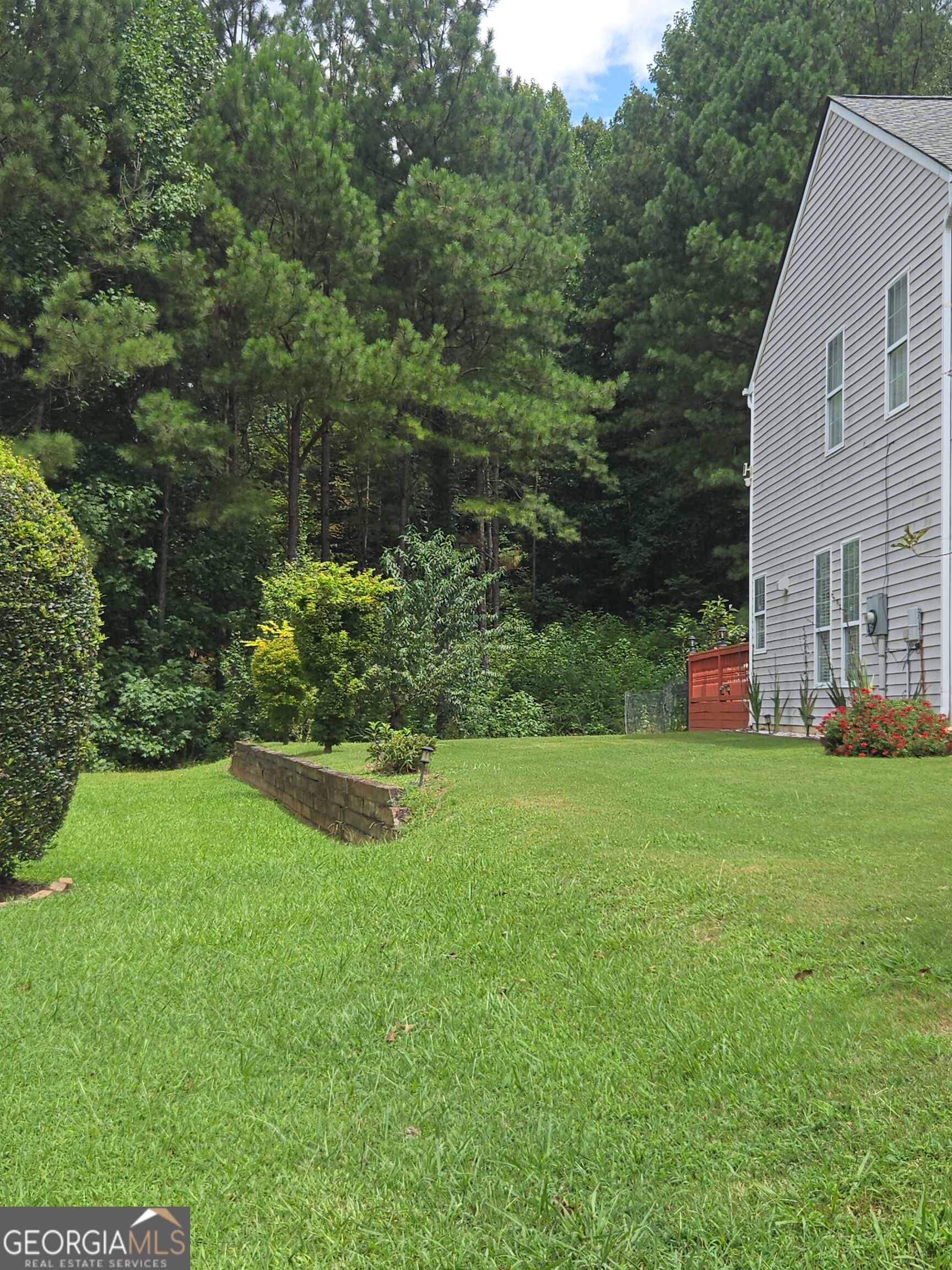 2306 Greenside Drive Property Photo 3