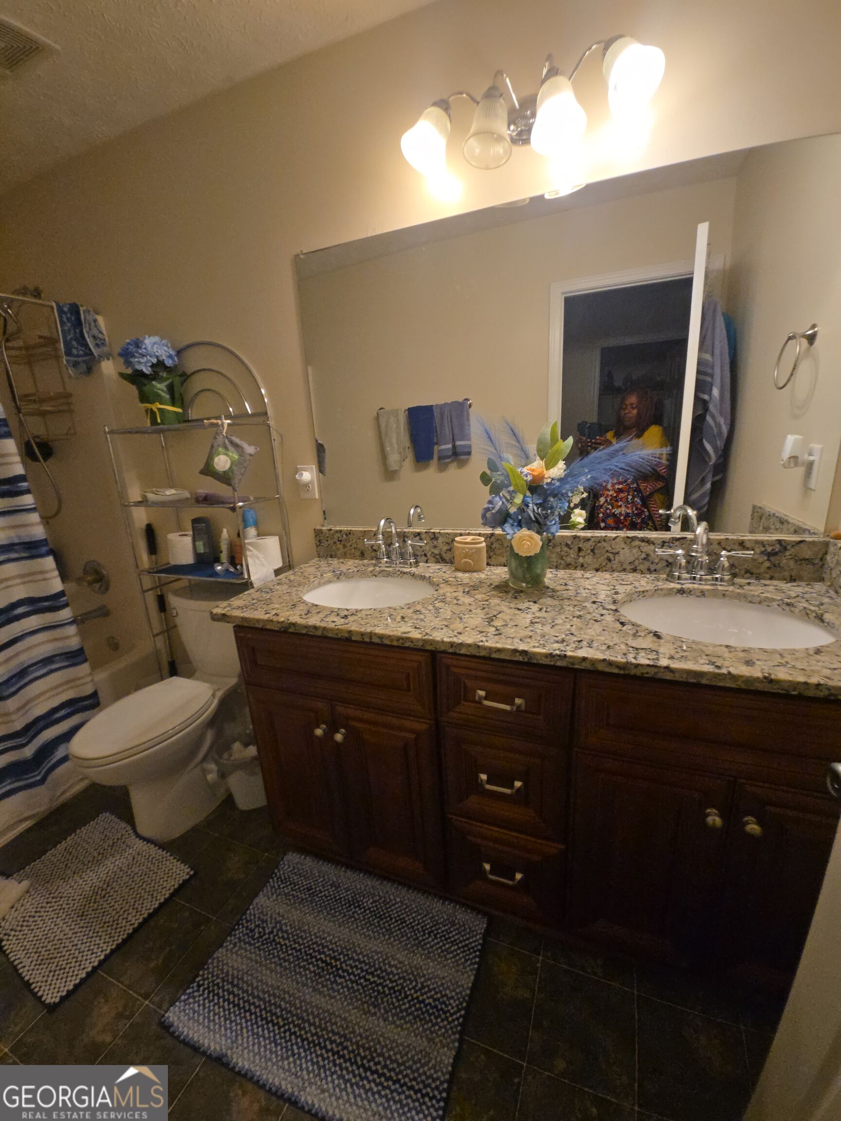 2306 Greenside Drive Property Photo 13