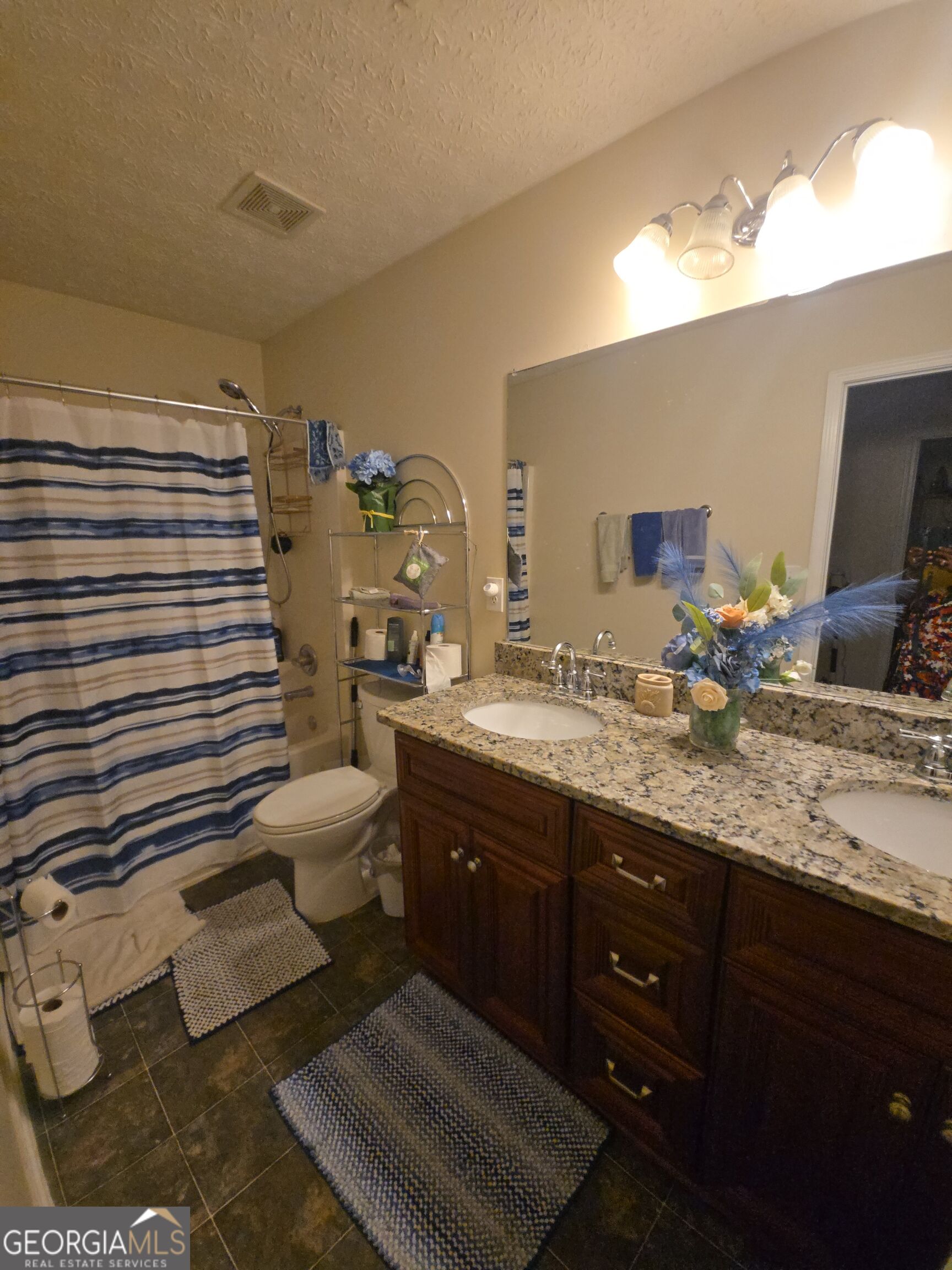 2306 Greenside Drive Property Photo 14