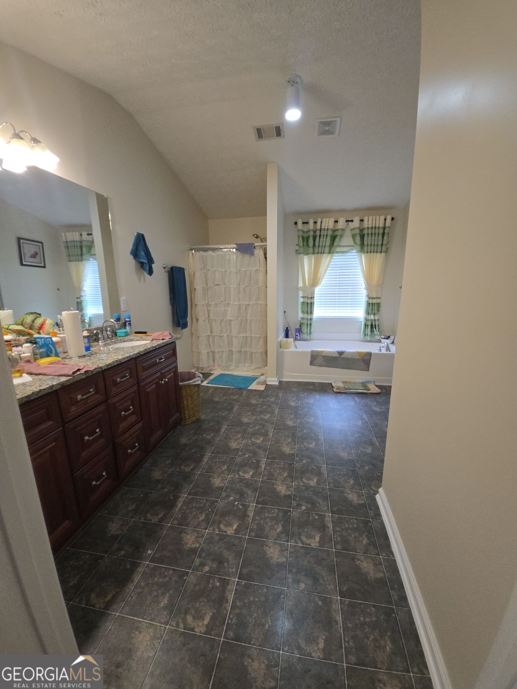2306 Greenside Drive Property Photo 17