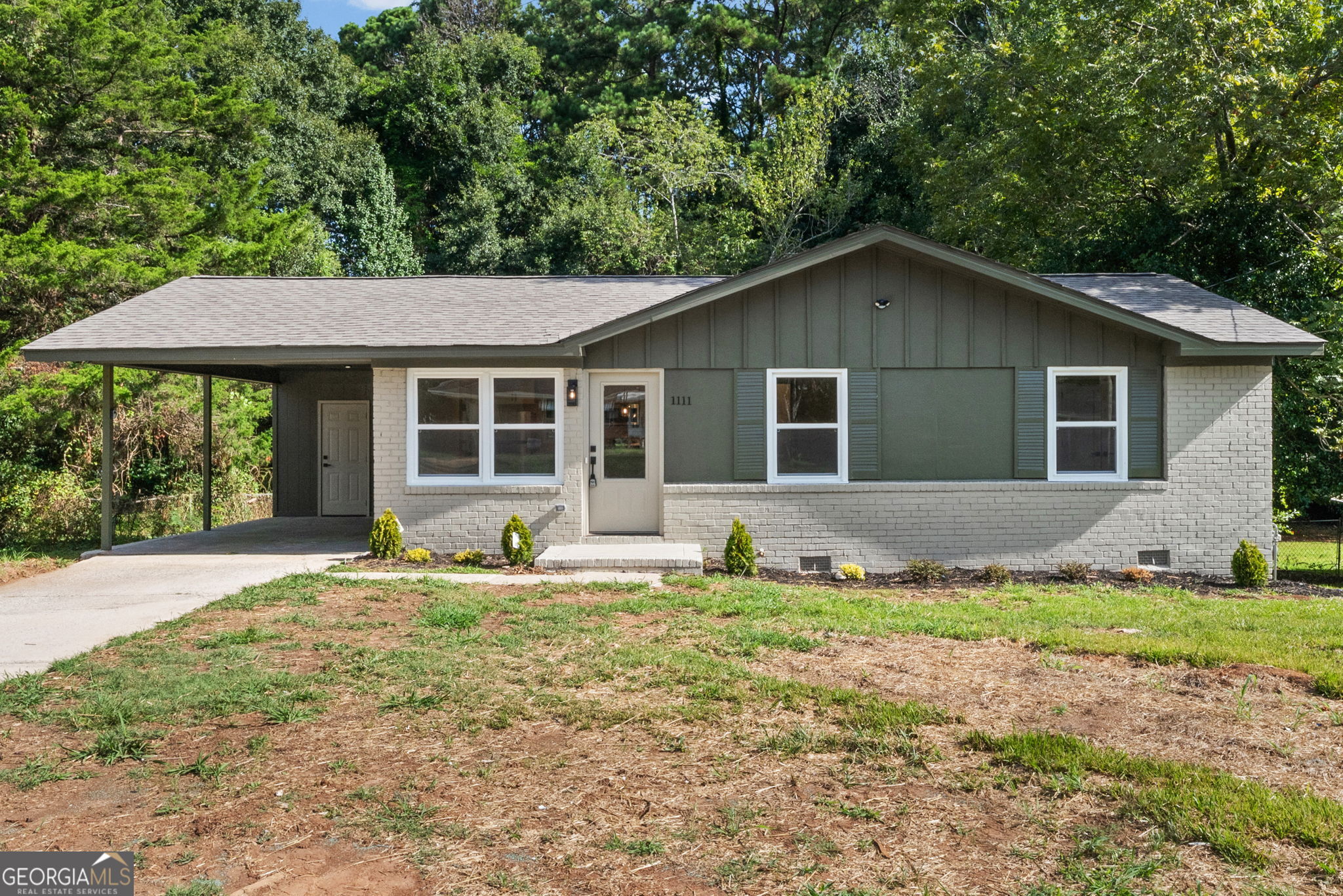 1111 Parkview Drive Property Photo 1