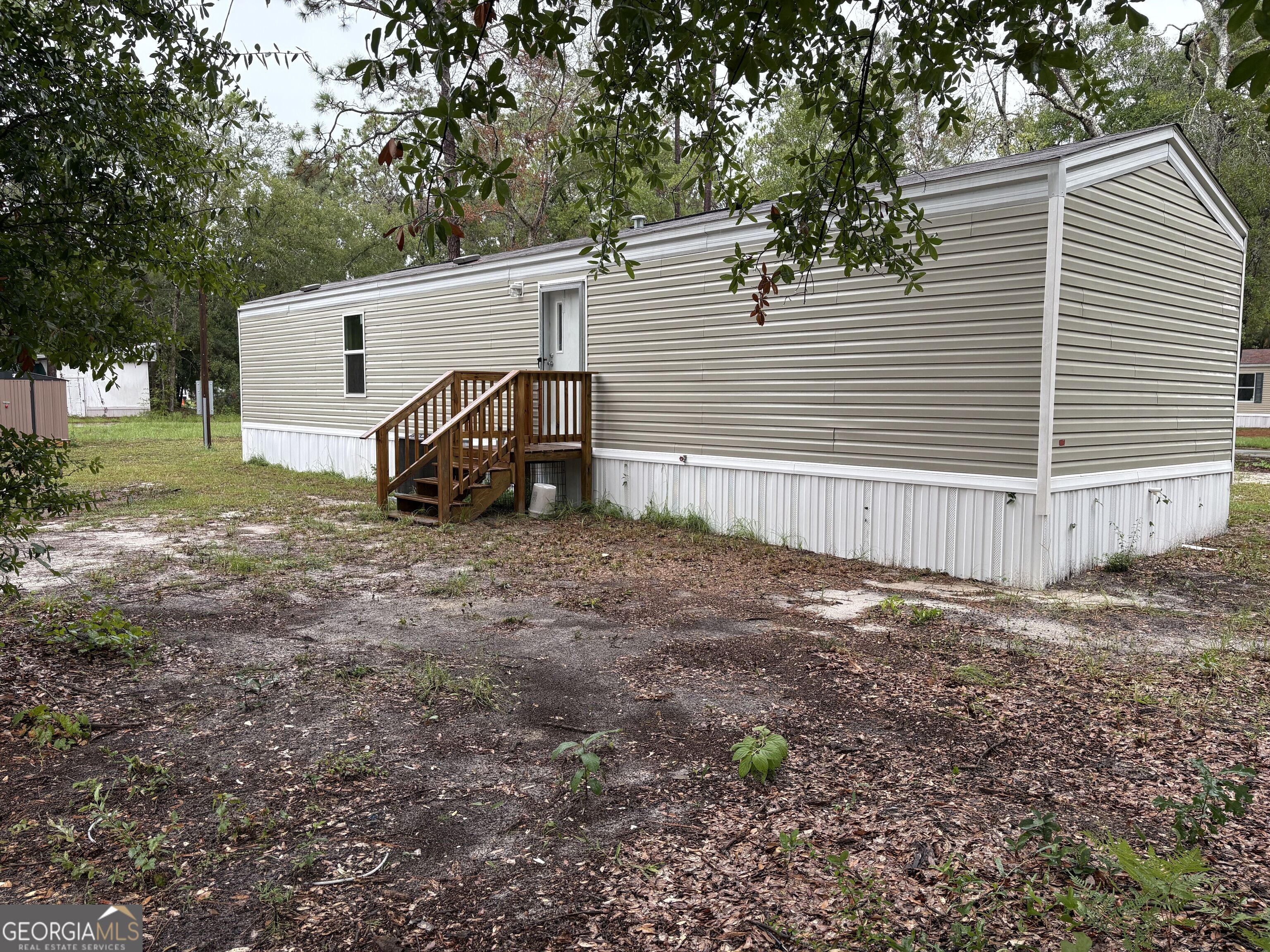 24 Robin Lane E Property Photo 2
