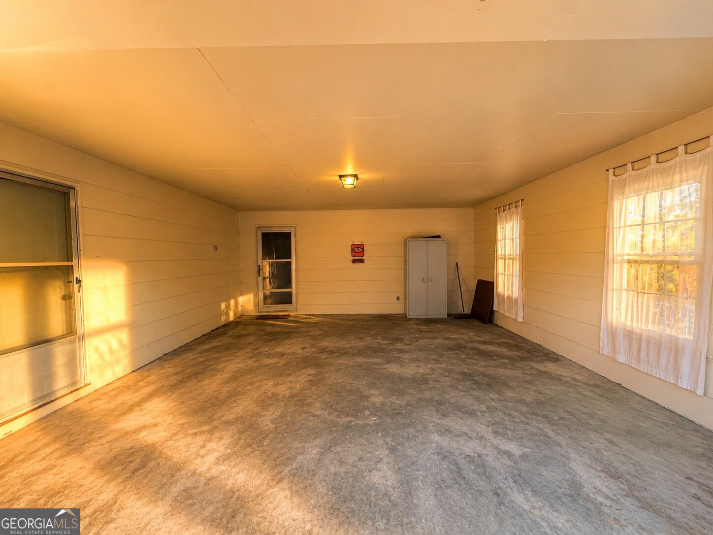 25 Montre Circle Se Property Photo 4