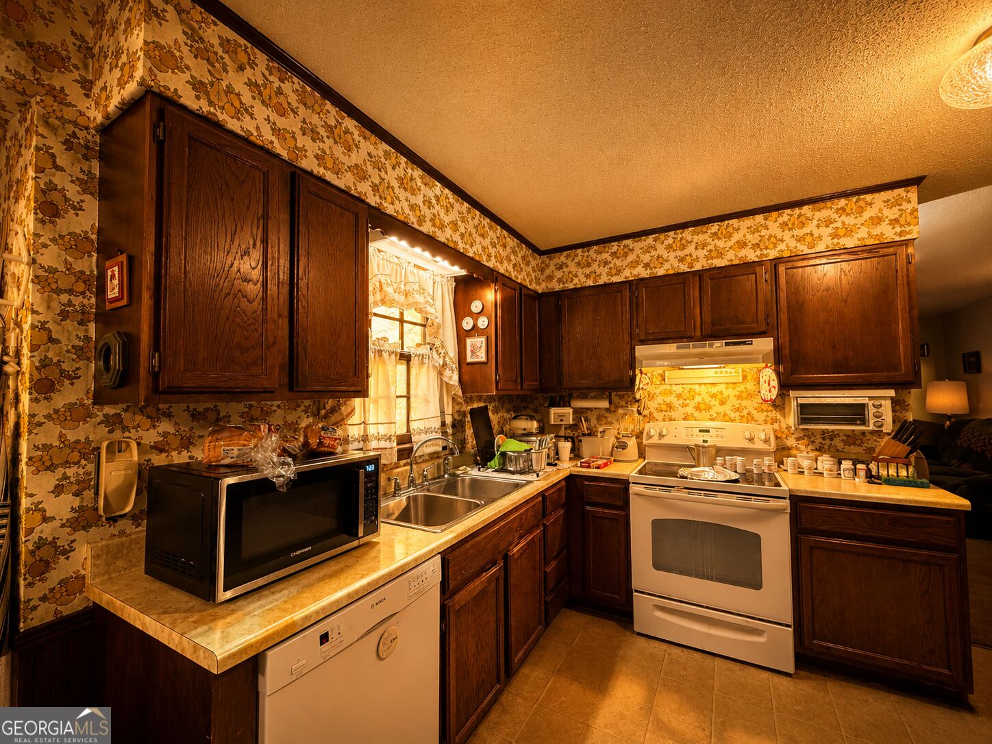 25 Montre Circle Se Property Photo 7
