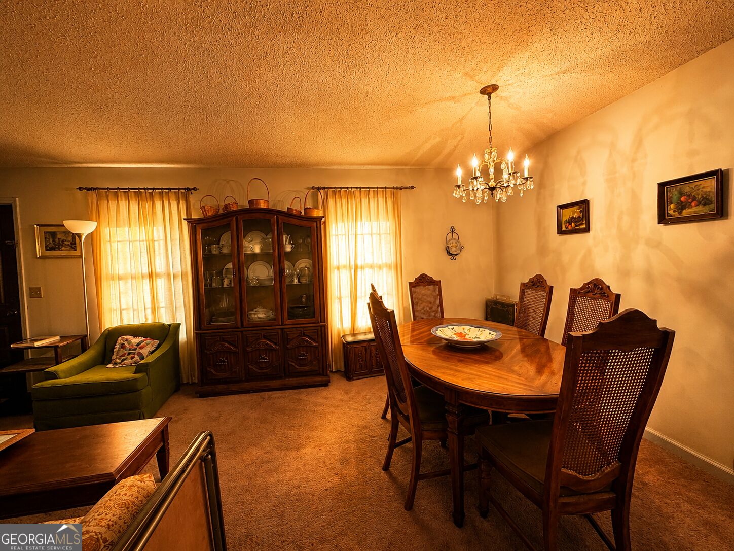 25 Montre Circle Se Property Photo 8