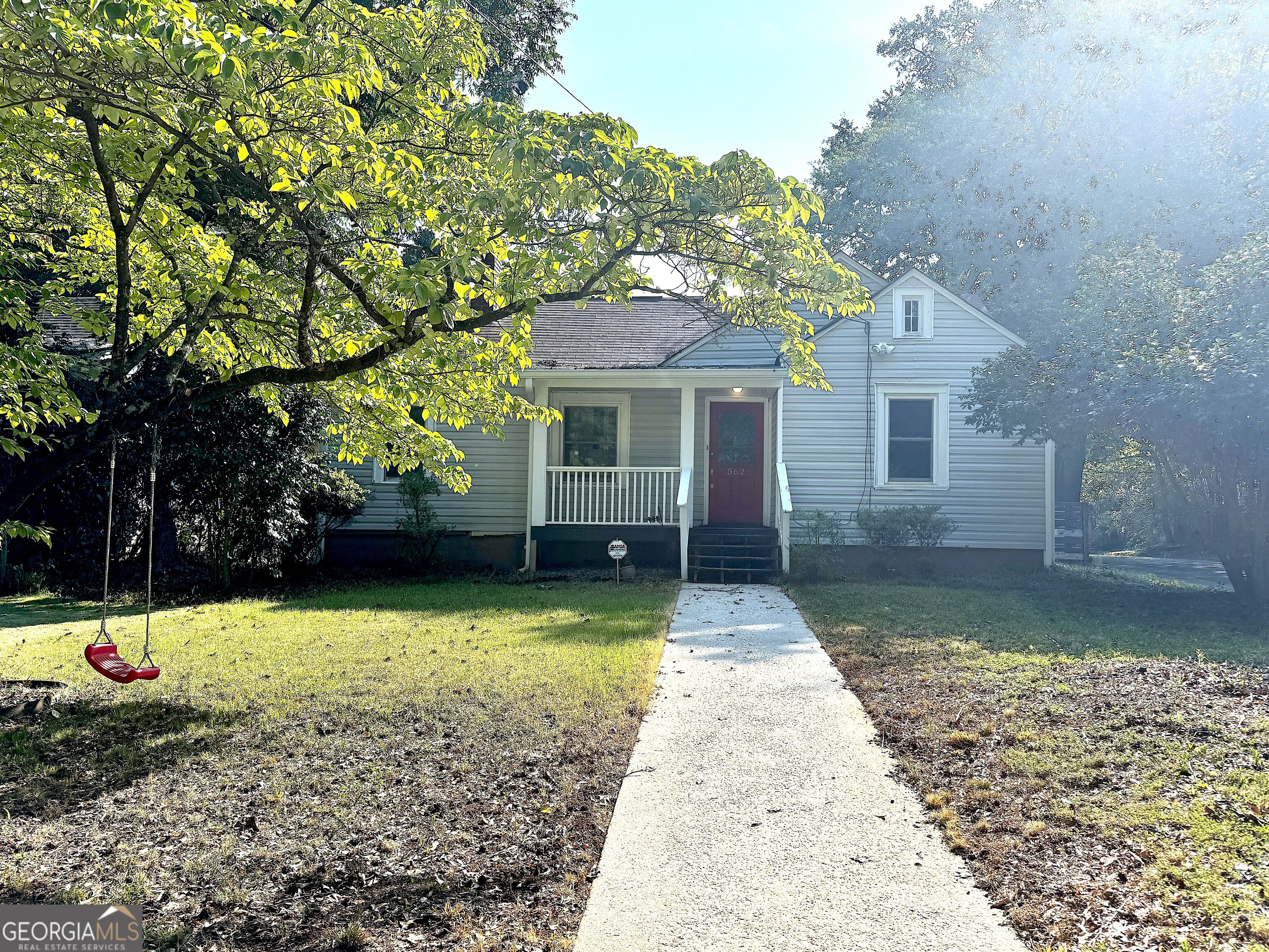 562 Se Glenwood Place Property Photo 1