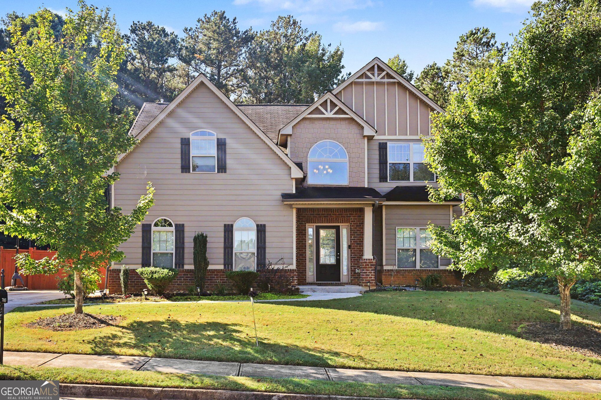 2948 Village Park Drive E Property Photo 1